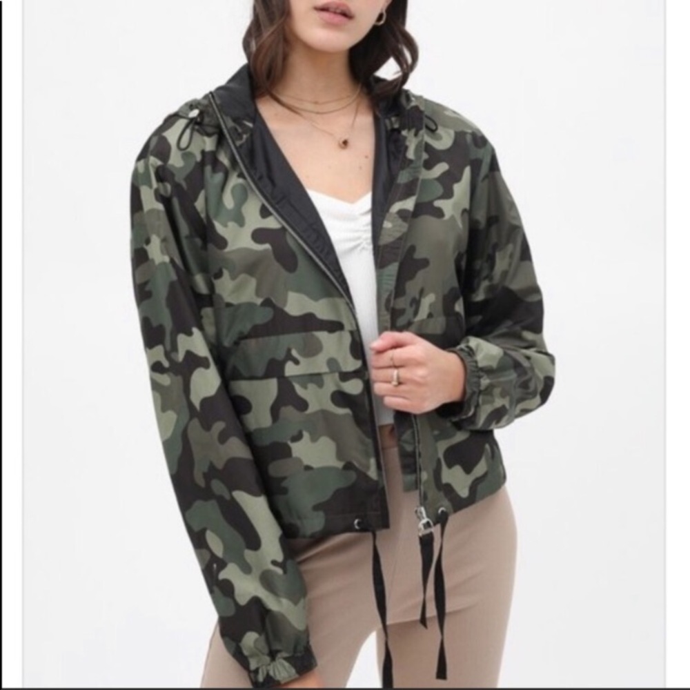 Sample sale! Camo wind breaker